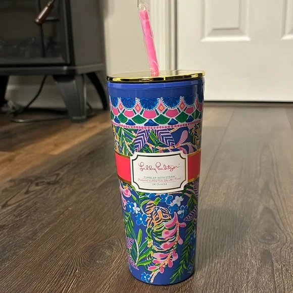 LILLY PULITZER 24oz TUMBLER WITH STRAW "HOW YOU LIKE ME PROWL" New - Picture 2 of 7